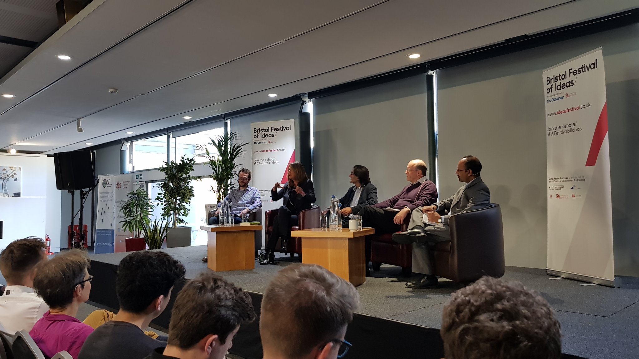 Isn't it paradoxical that "the big data era" and "the post-truth era" coincide? Asks @gloriaoriggi brilliantly at the Bristol @FestivalofIdeas. Great panel. #festivalofideas https://t.co/YZx46aTADW